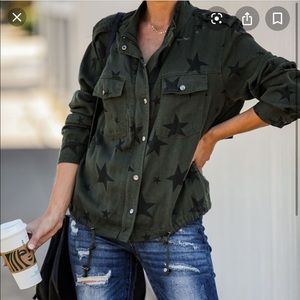 GREEN STAR POCKETED JACKET